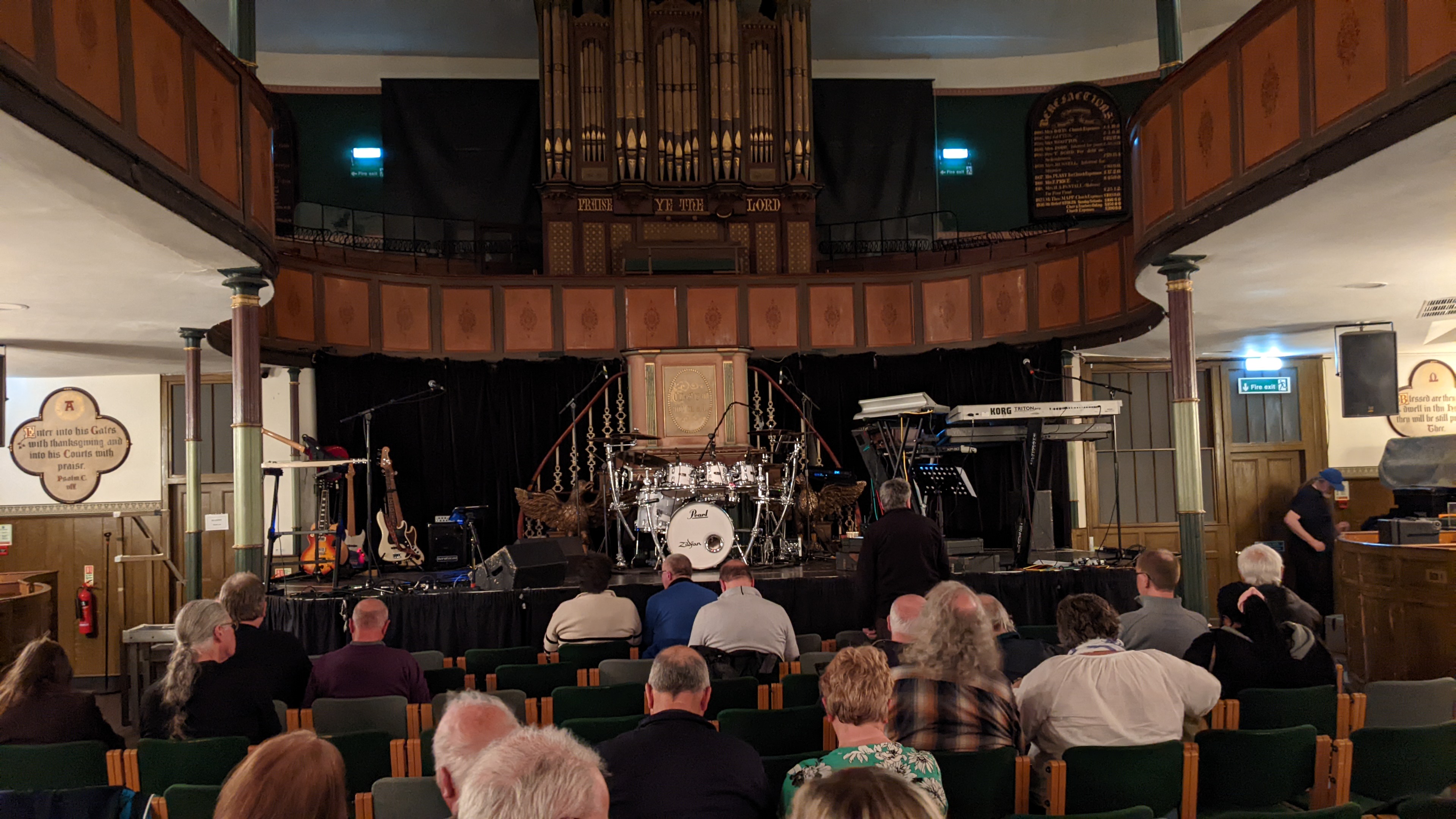 OliverWakemanBand2026-04-11YesFromAPageTourWorcesterUK (16).jpg